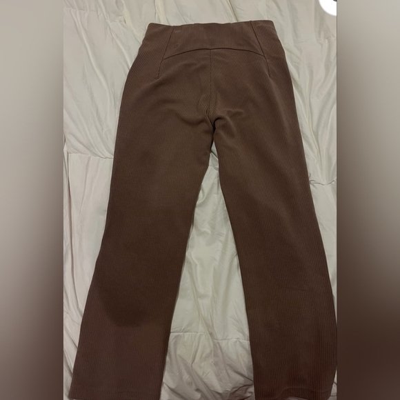 Lululemon Athletica Softstreme Brown Cropped Pants - Picture 3 of 7